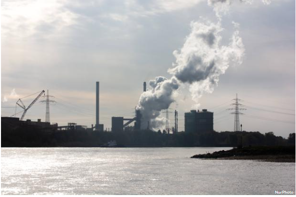 Kühlung für Kraftwerke: Die Energiebranche verbraucht mehr als die Hälfte des Wassers in Deutschland.